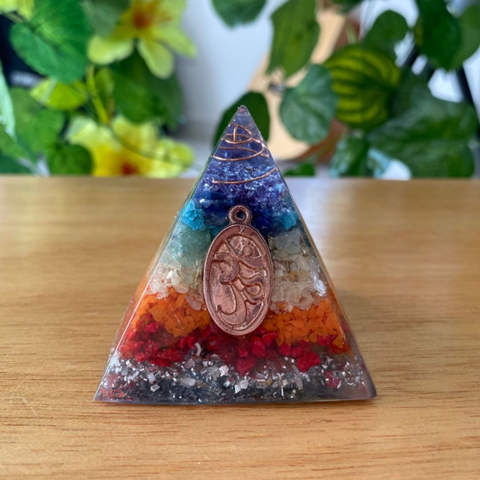 Pirámide Orgonita 7 Chakras